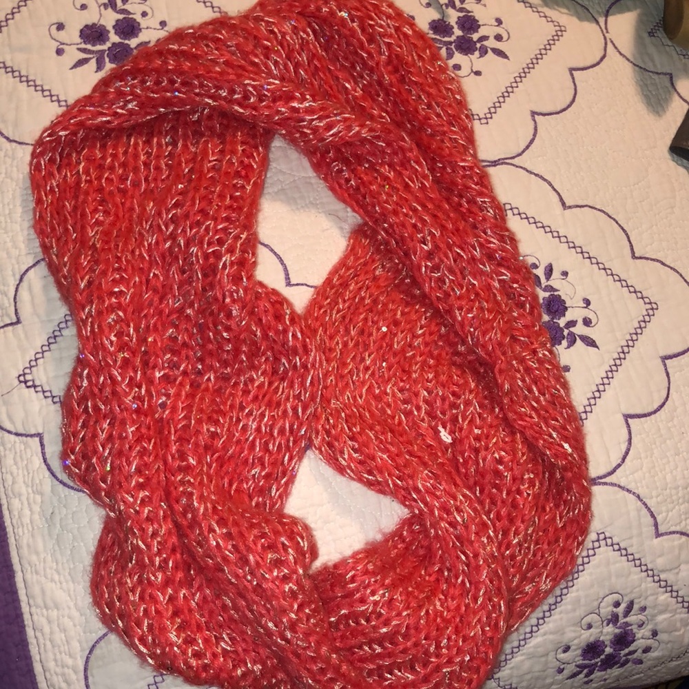 Knitted scarf